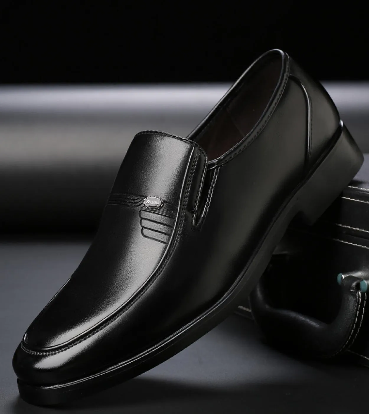 Scarpe da lavoro formali in pelle da uomo di marca di lusso Scarpe piatte da lavoro da ufficio maschili Oxford Anniversario di m